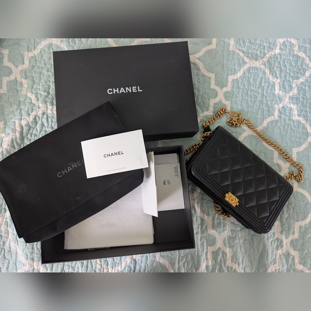 Boy Chanel Wallet On Chain